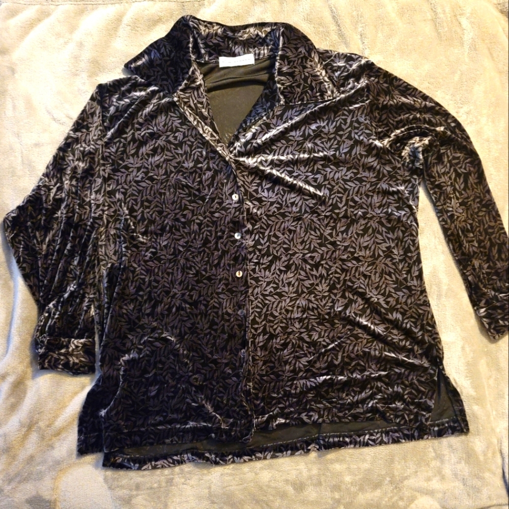 Nice black and silver velvet shirt.